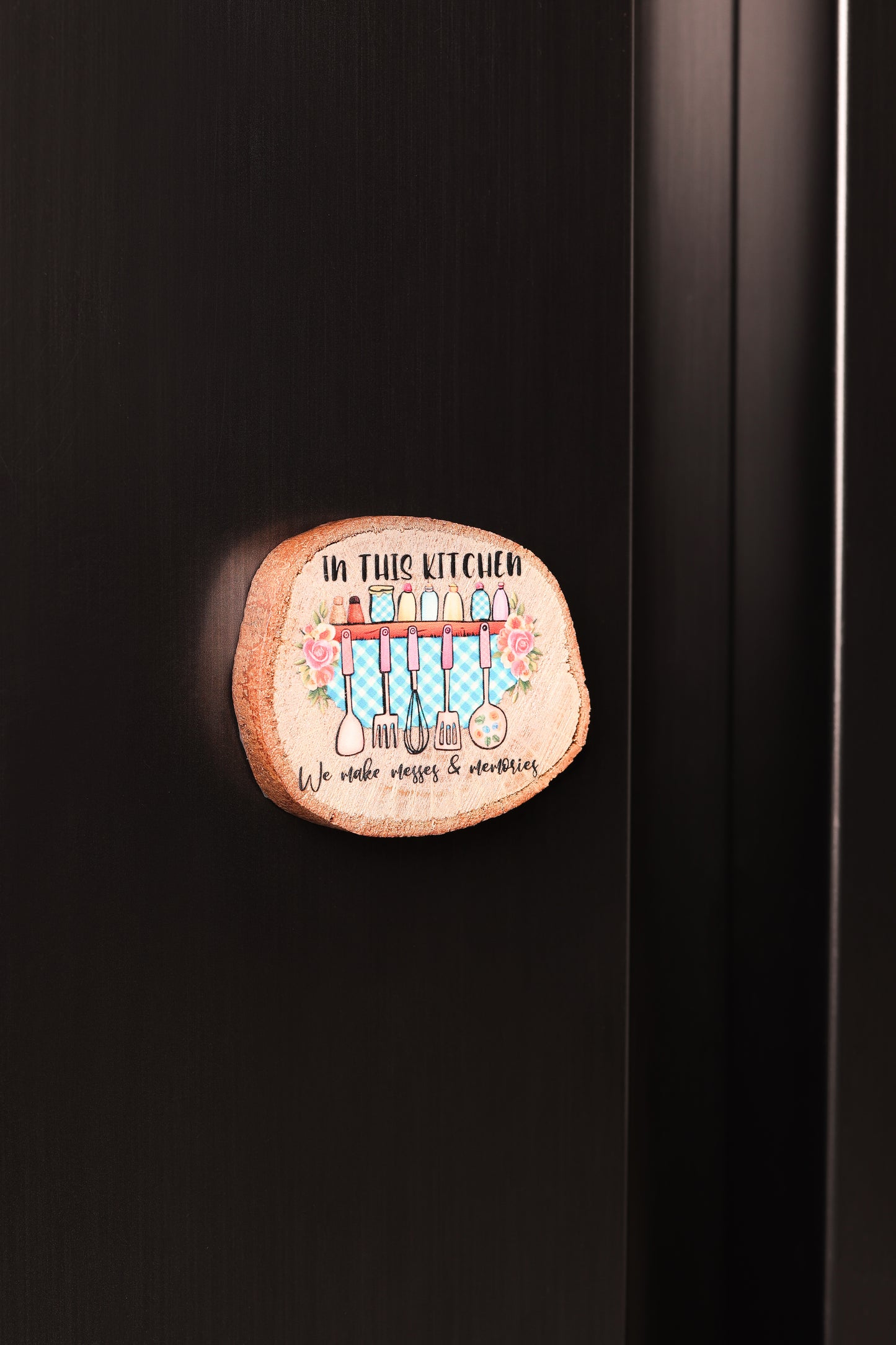 In this kitchen wood Magnet