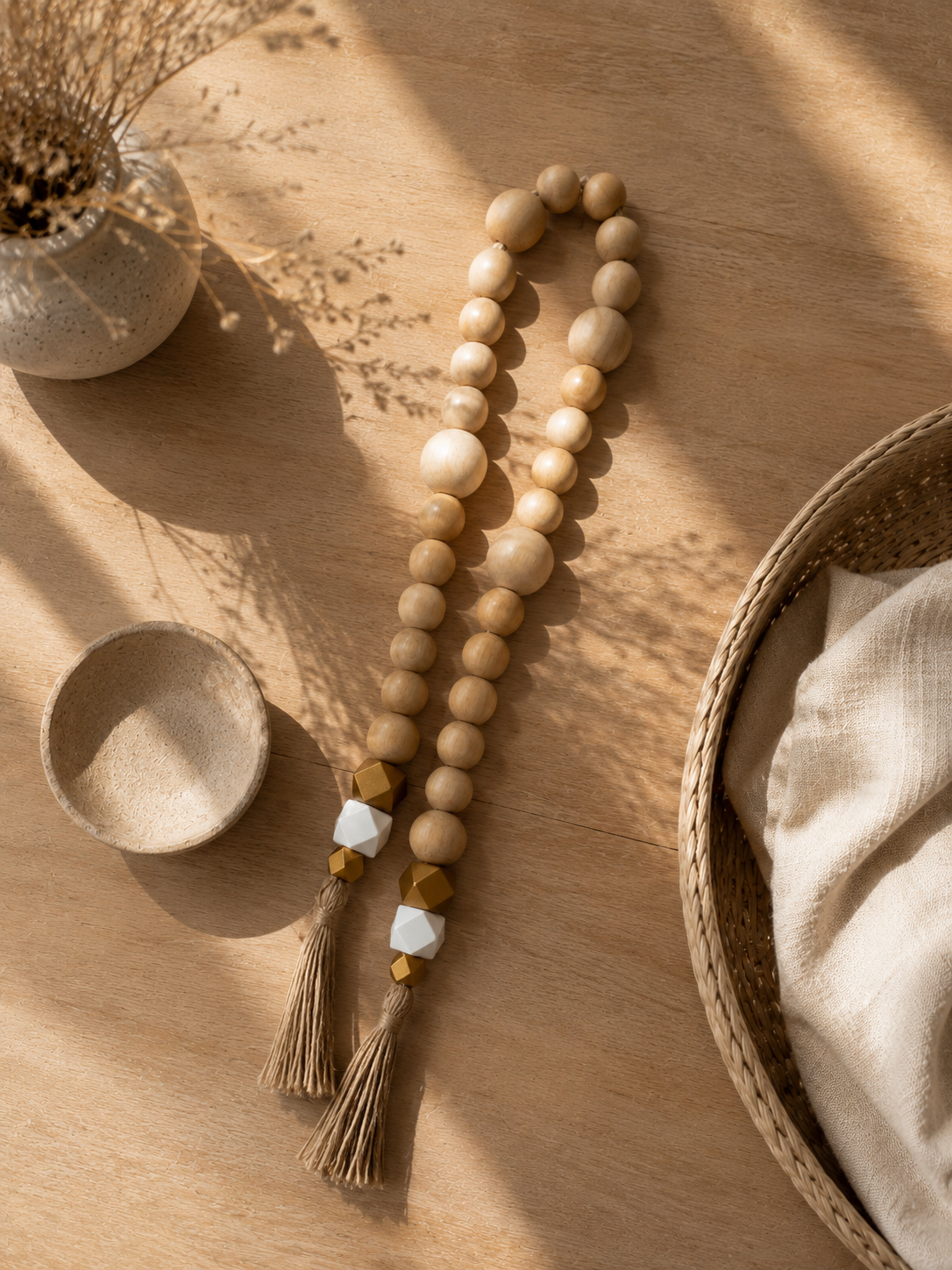 White&Gold wooden bead tassel garland