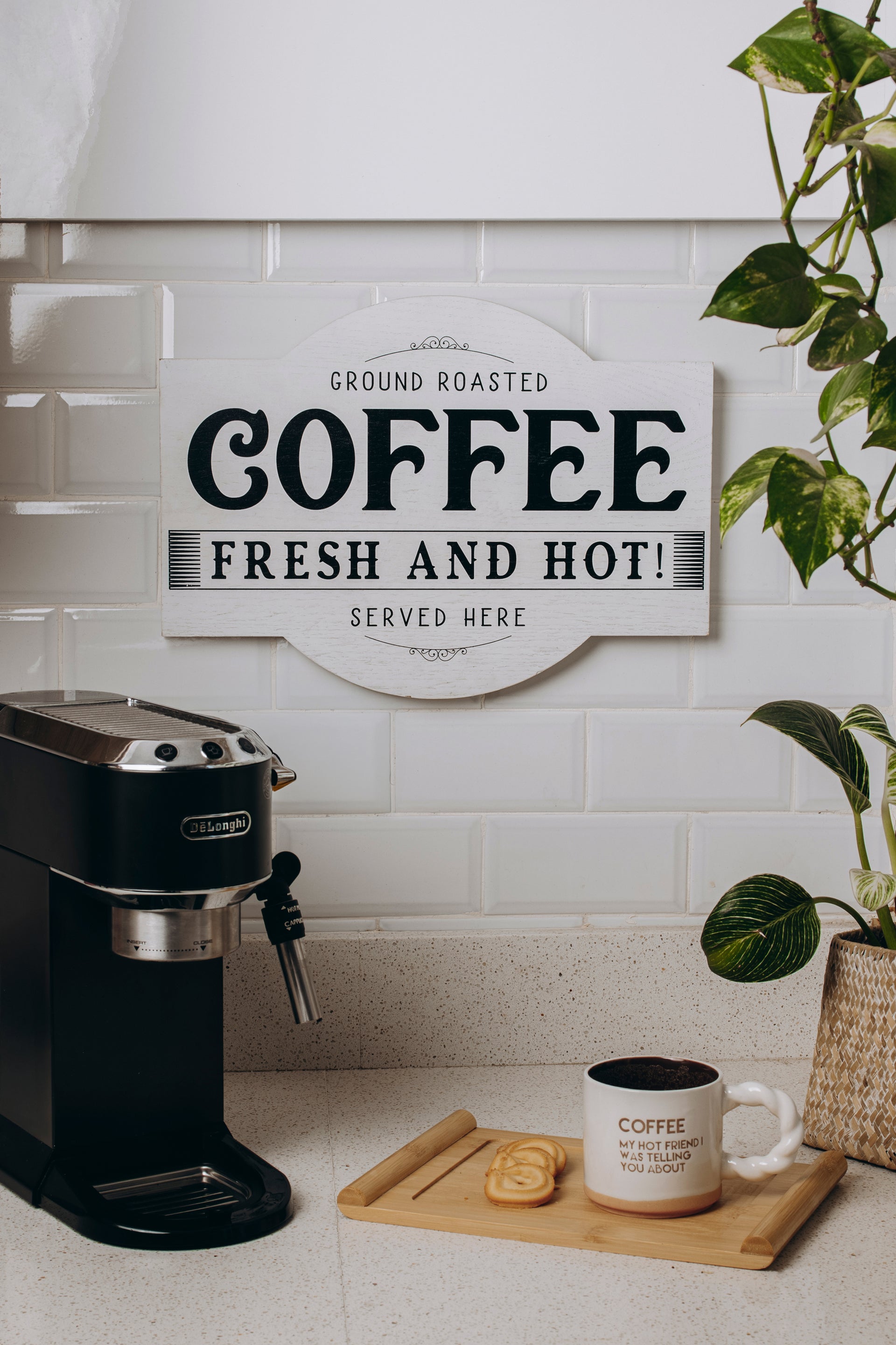 “Fresh & Hot "Coffee sign – White