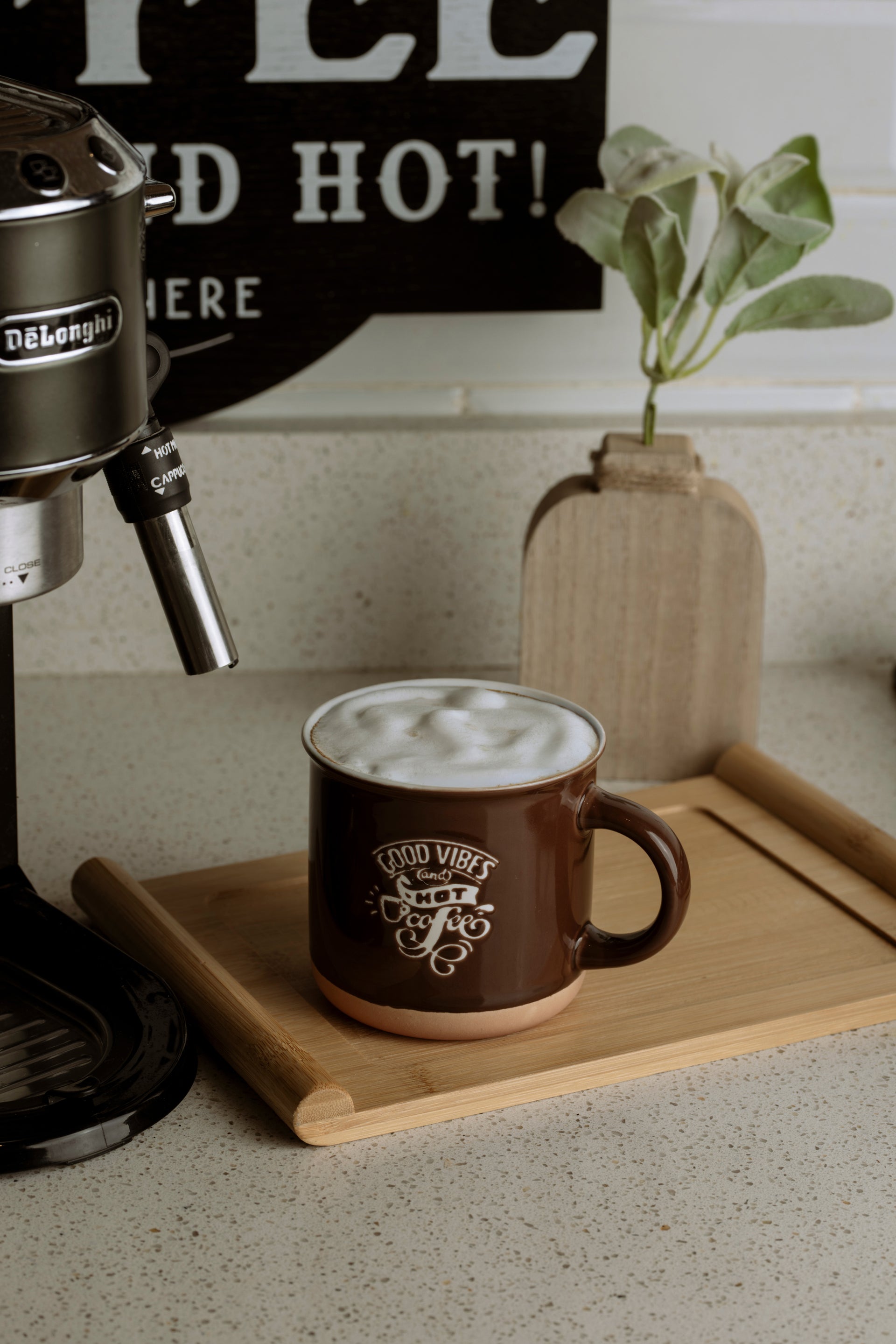 Good vibes mug brown