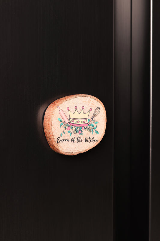 Queen of kitchen wood magnet