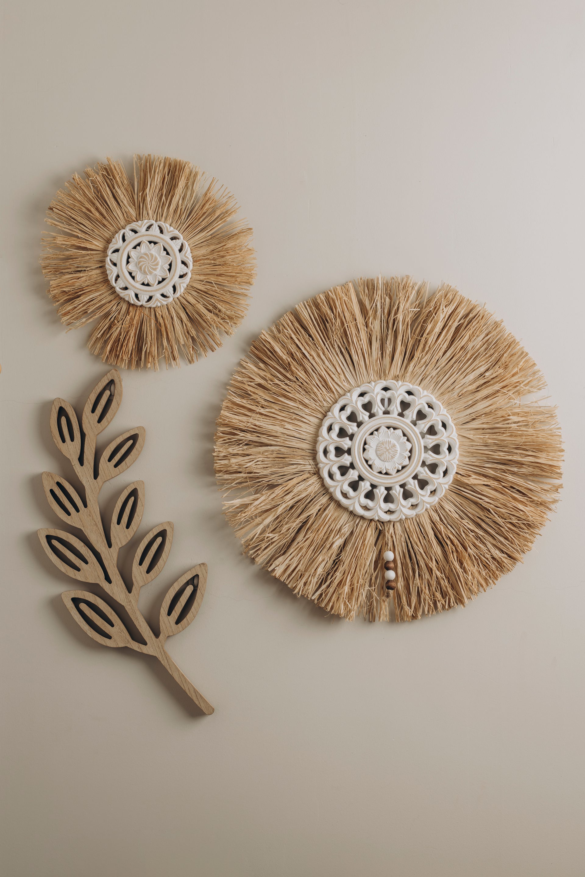Straw Floral Carved Wall Hanging