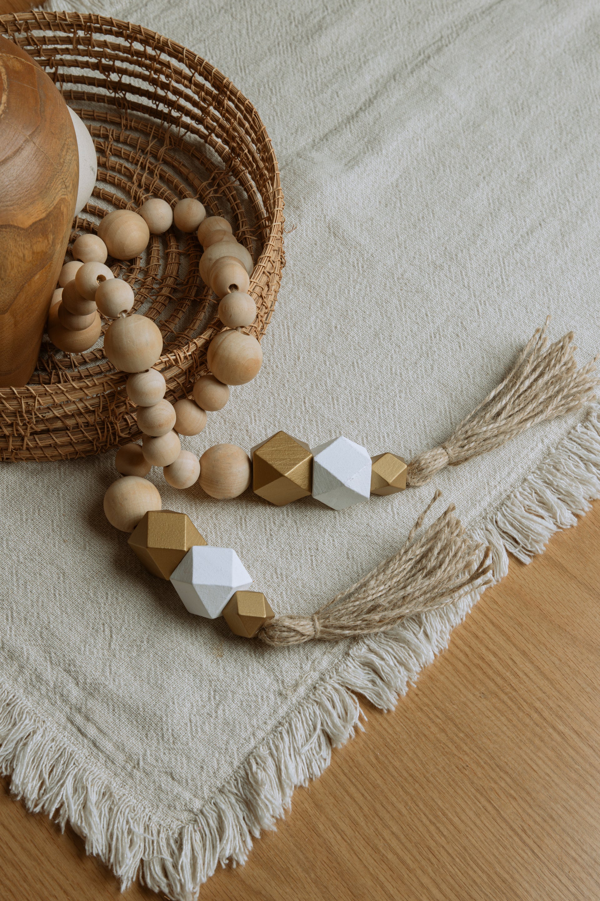 White&Gold wooden bead tassel garland