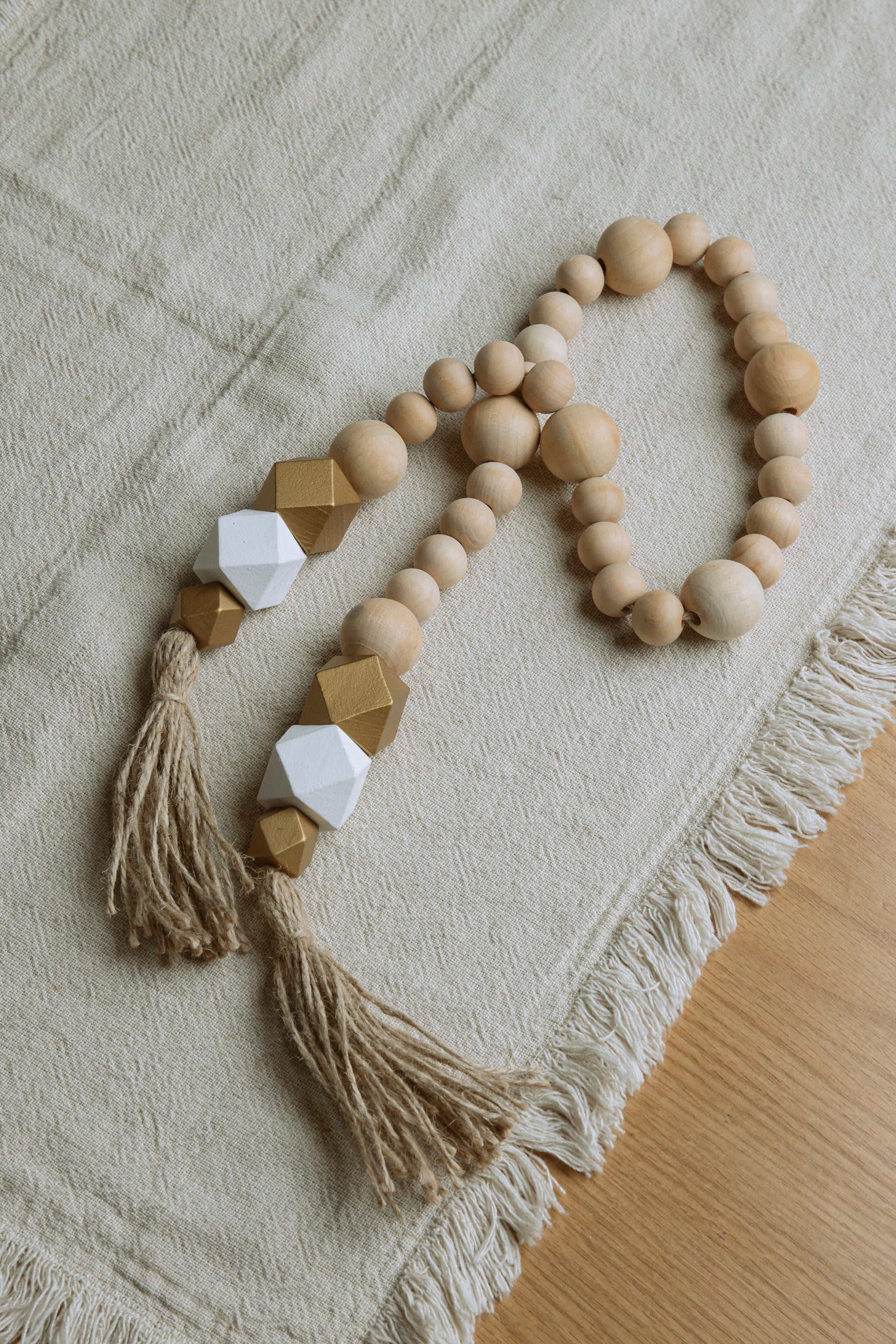 White&Gold wooden bead tassel garland