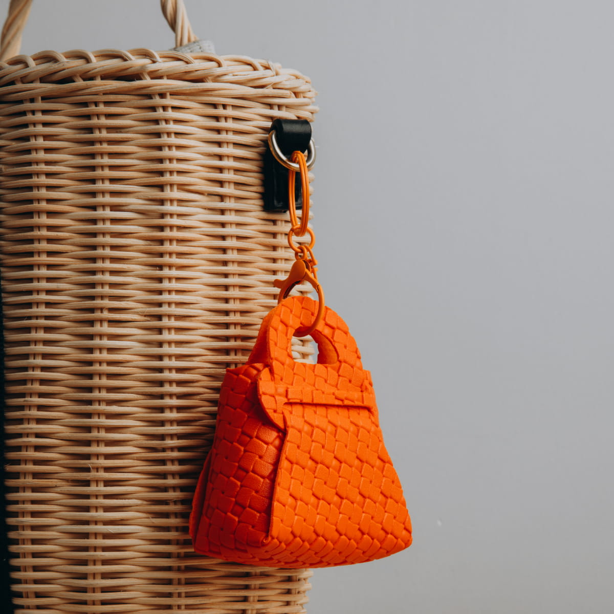 Woven Mini Handbag AirPods Case Cover with Keychain